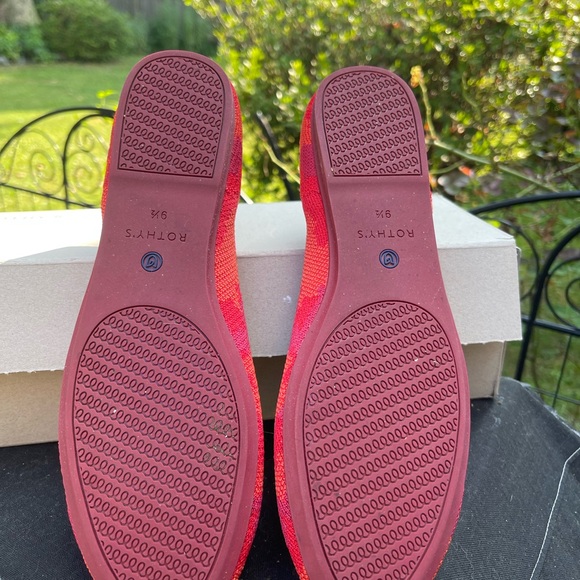 Beautiful Rothy shoes - Picture 3 of 5
